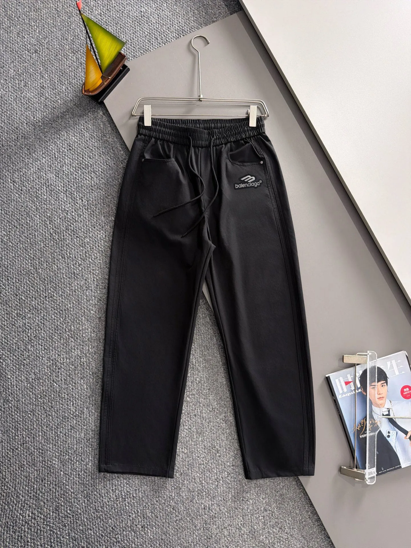 Paris 2026 spring and summer New Arrival casual pants, custom-made fabrics Breathable at the counter, high comfort, impeccable details, brand element design concept, reflecting high quality. It feels delicate and soft! It presents a casual cut and the upper body shape is great! Sizes:M-4XL